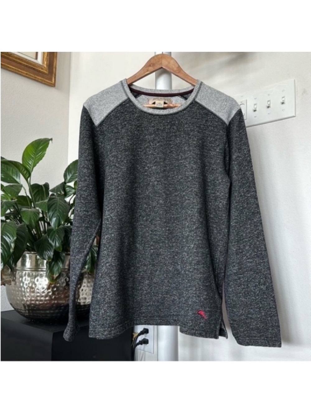 Tommy Bahama Men’s Crew Sweatshirt top Sz L Gray Long Sleeves